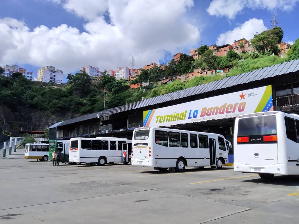 Terminales terrestres tienen poca afluencia de pasajeros tras inicio de flexibilización