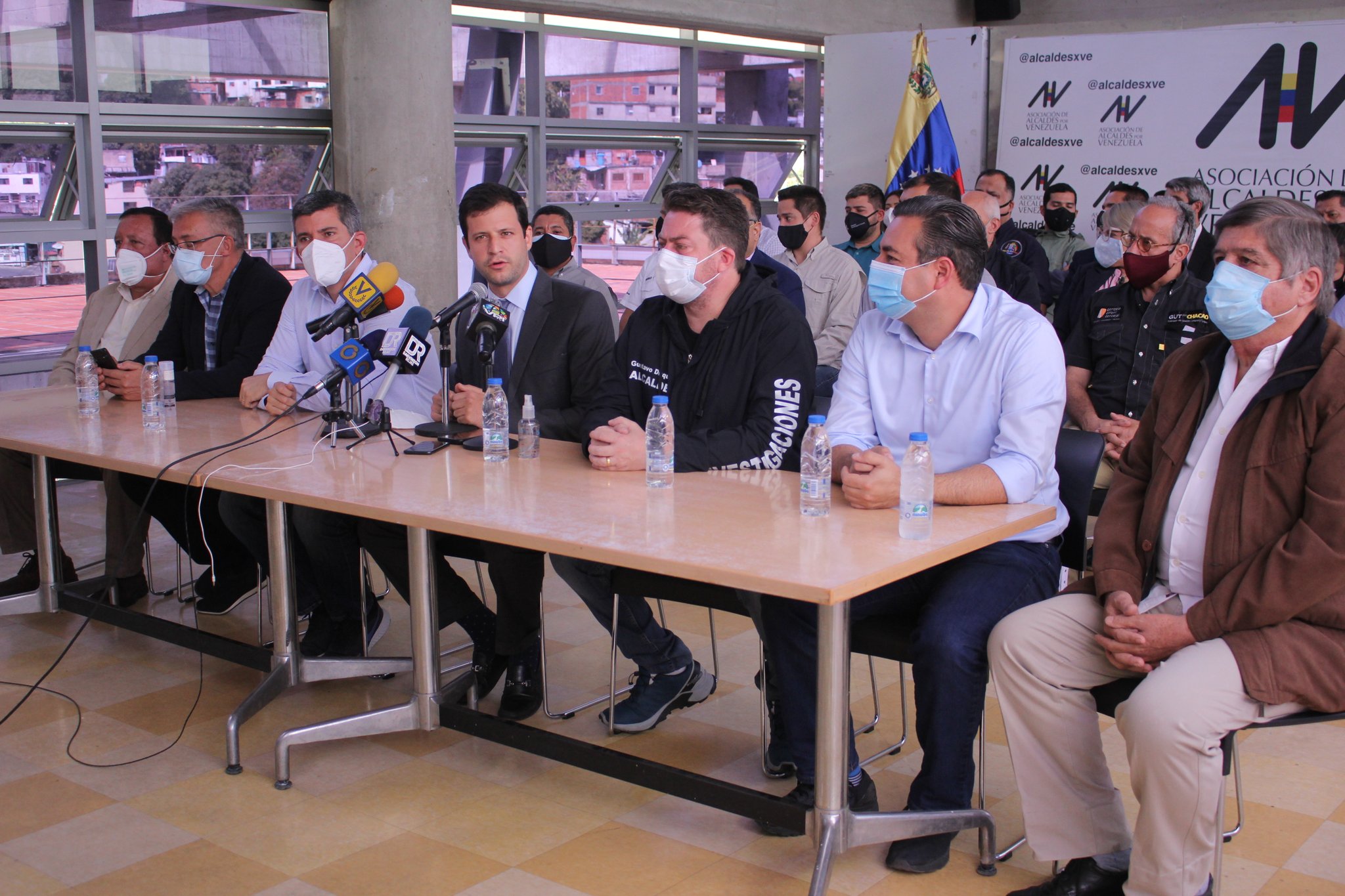 Alcaldes opositores proponen “acuerdo integral” para unificar candidatura en Miranda