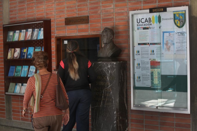Diez claves para el regreso a clases presenciales, según la Ucab
