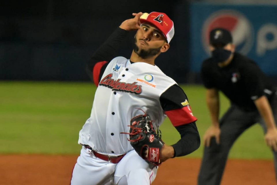 Muere el lanzador Derian González en accidente de tránsito