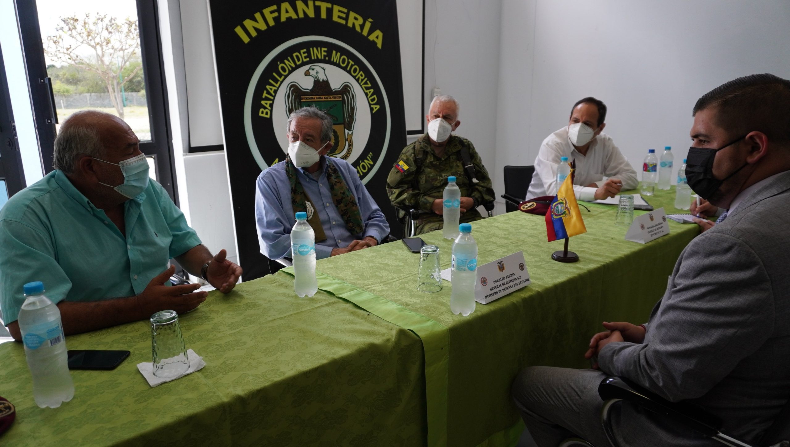 Ecuador aumenta presencia militar en frontera con Perú para vigilar migración
