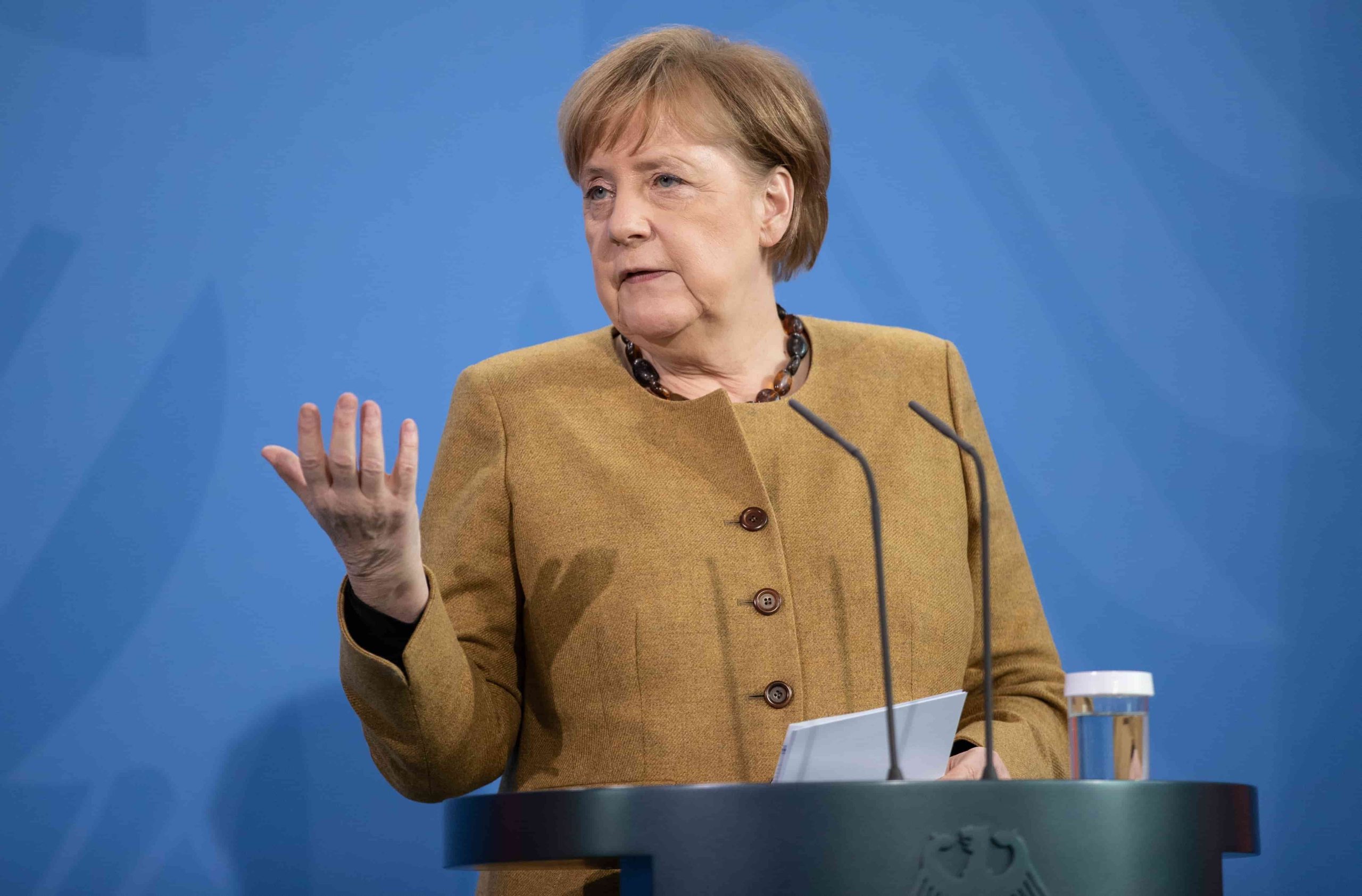 Merkel anuncia 1.500 millones de euros para la lucha global contra la covid