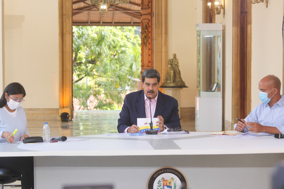 Maduro pospone regreso a clases presenciales para el mes de abril