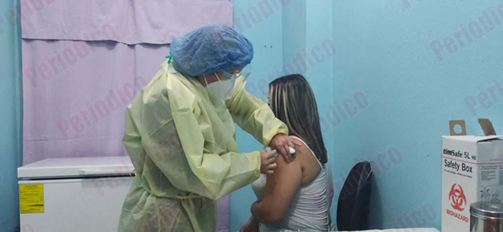 Sputnik V: jefa de enfermería de sala COVID-19 en Monagas la primera en recibir vacuna