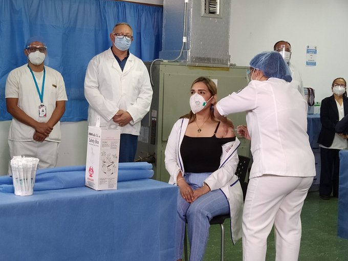 Venezuela inicia vacunación contra COVID-19 en Caracas, Miranda y Vargas