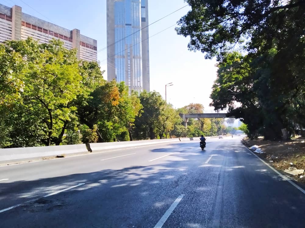 Cinco fallecidos y 74 nuevos contagios de COVID-19 en Caracas #21Abr