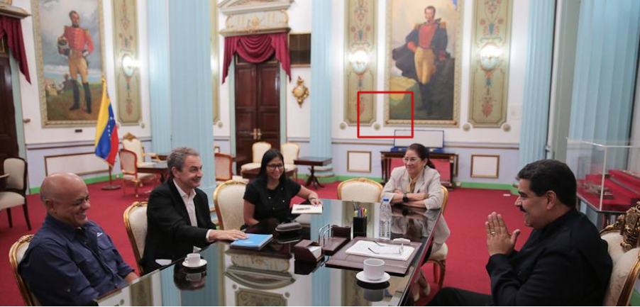 ¿La foto de Javier Bertucci arrodillado ante Nicolás Maduro es verdadera?
