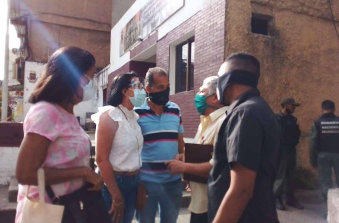 Liberan a periodista Luis López tras detención de cuatro horas