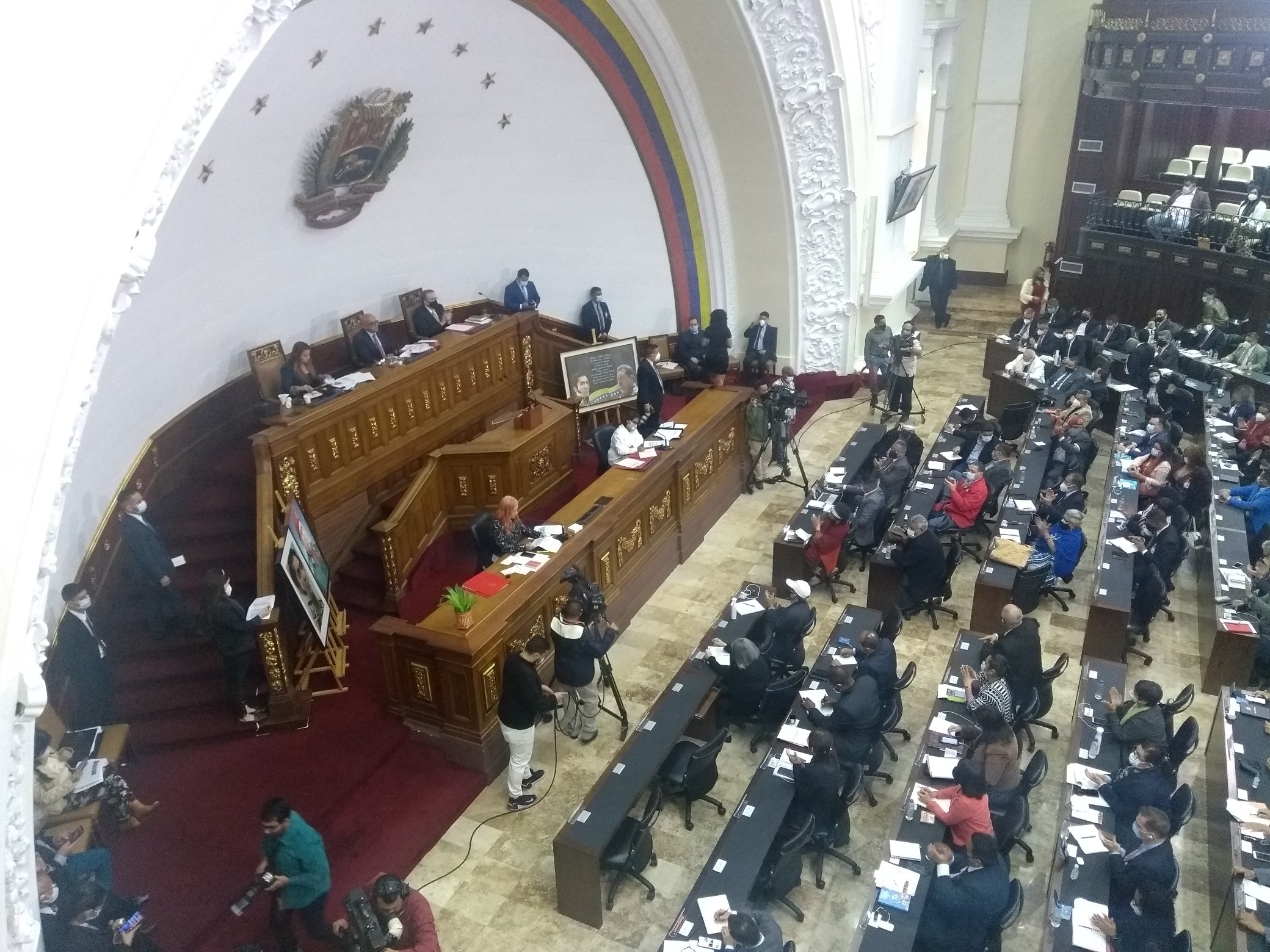 AN del 6 Dic aprueba abrir período adicional de postulaciones para el CNE