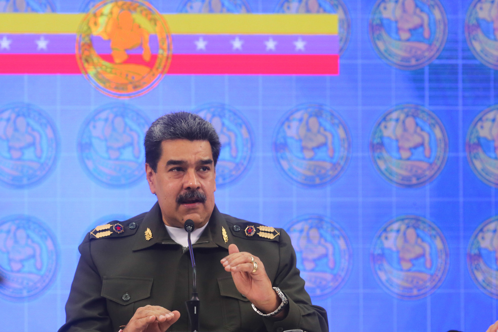 Maduro acusa a Colombia de querer "caotizar y robar" armas de la Fanb