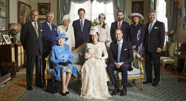 Casa real británica está "triste" por Enrique y Meghan y "preocupada" por el racismo