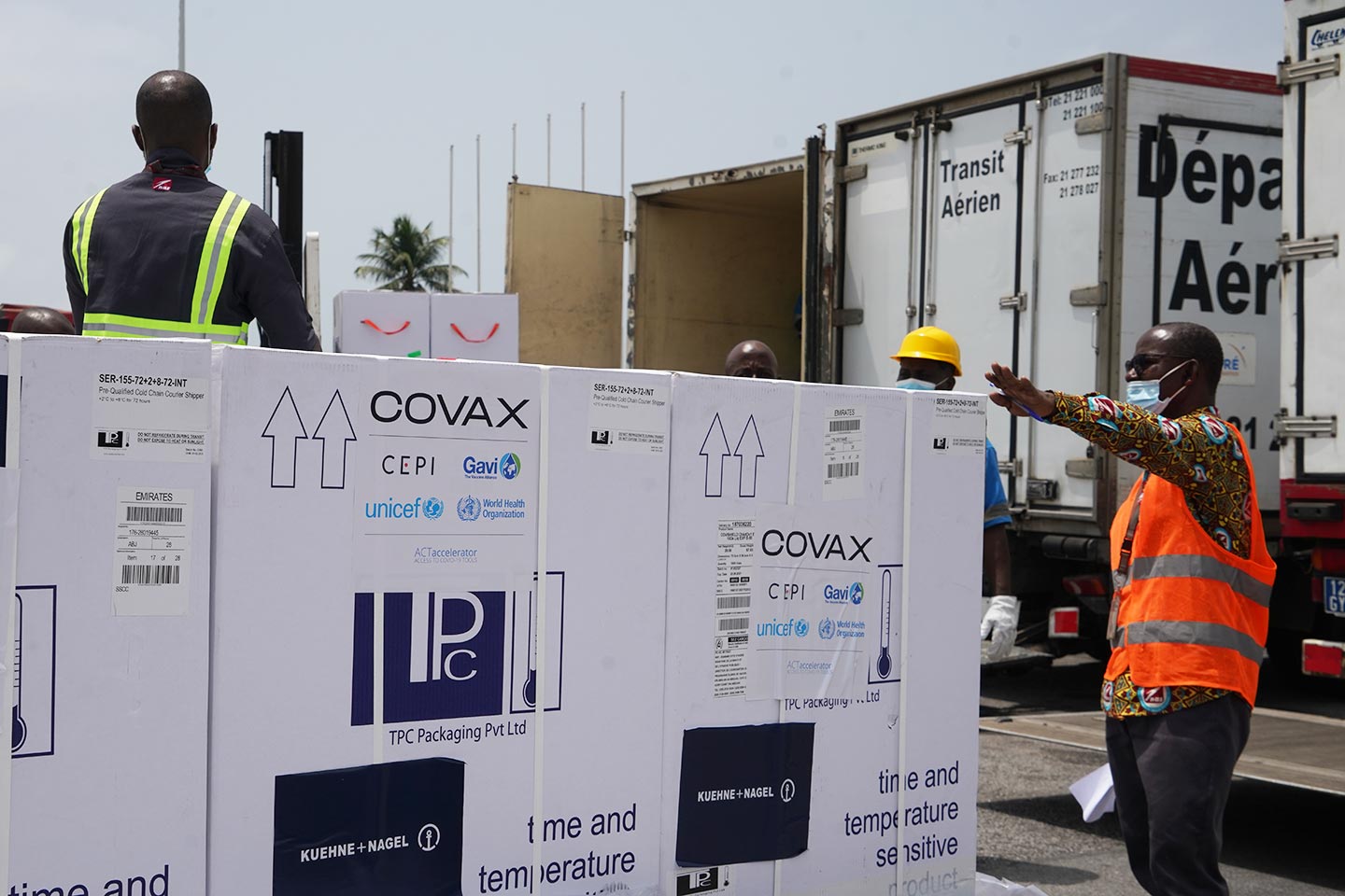 Academia de Medicina apoya al mecanismo Covax y rechaza "clientelismo político" de vacunación | Pago Venezuela a Covax