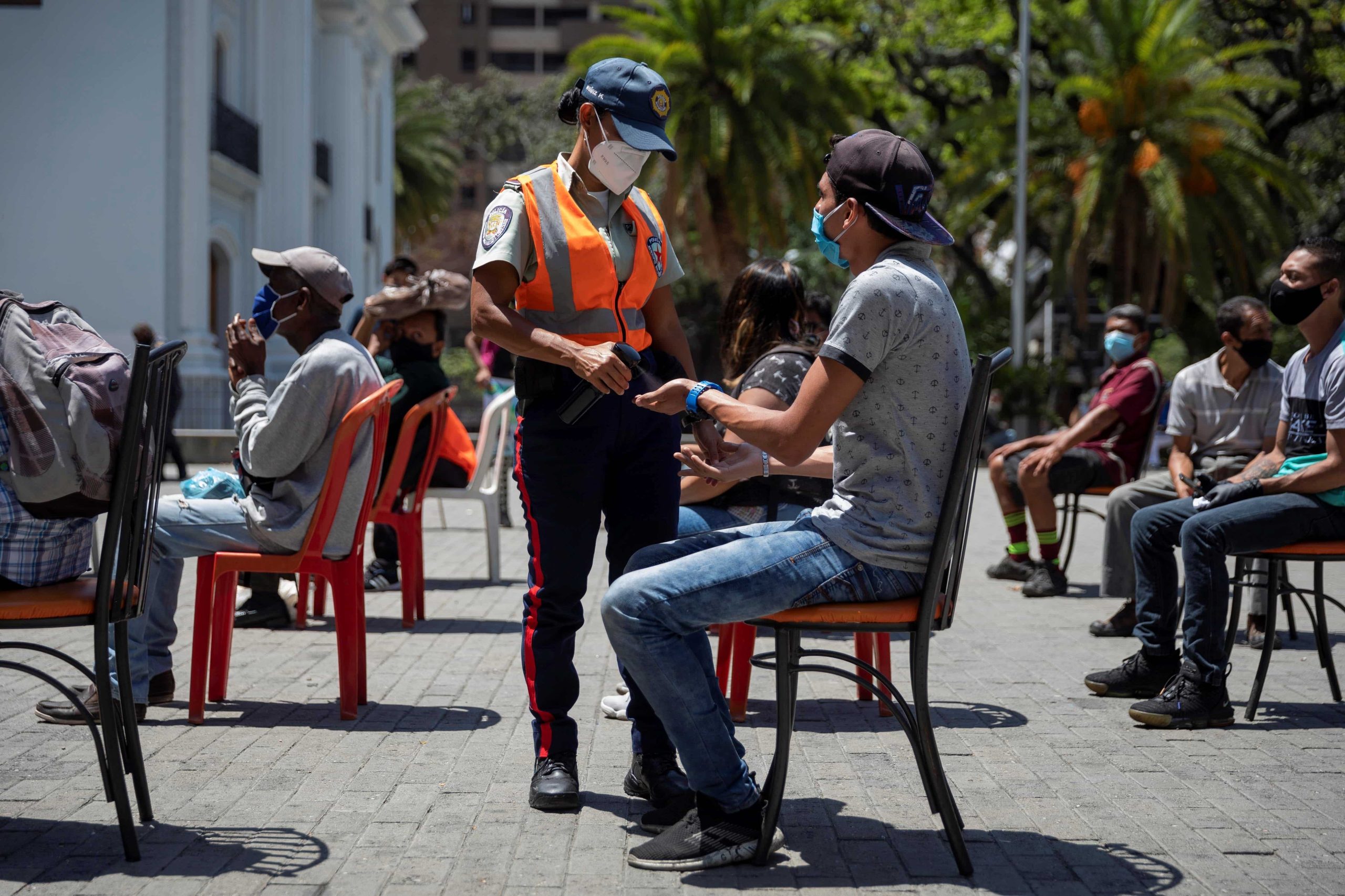 Venezuela: del "no conozco contagiados" al "falleció"