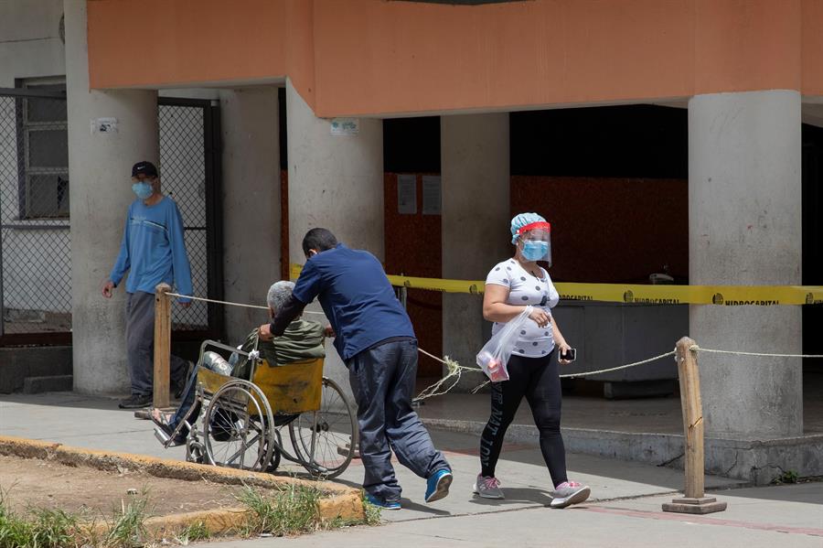 Siete trabajadores de salud fallecieron por COVID-19 en Venezuela el #25Mar