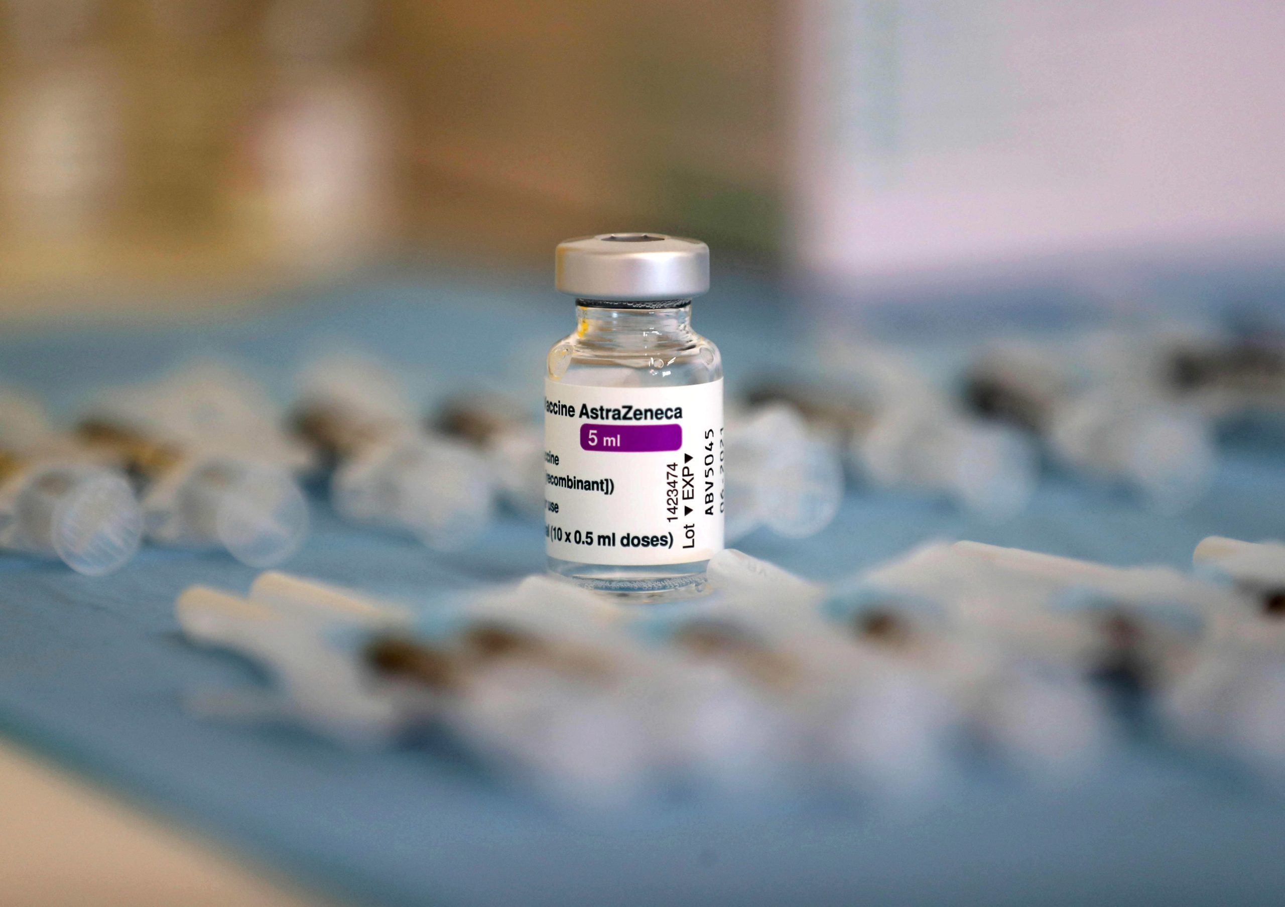 España también suspende la administración de la vacuna de AstraZeneca