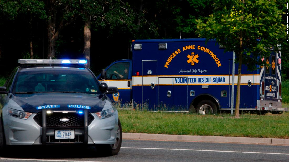 Dos muertos y ocho heridos en tres tiroteos en Virginia Beach