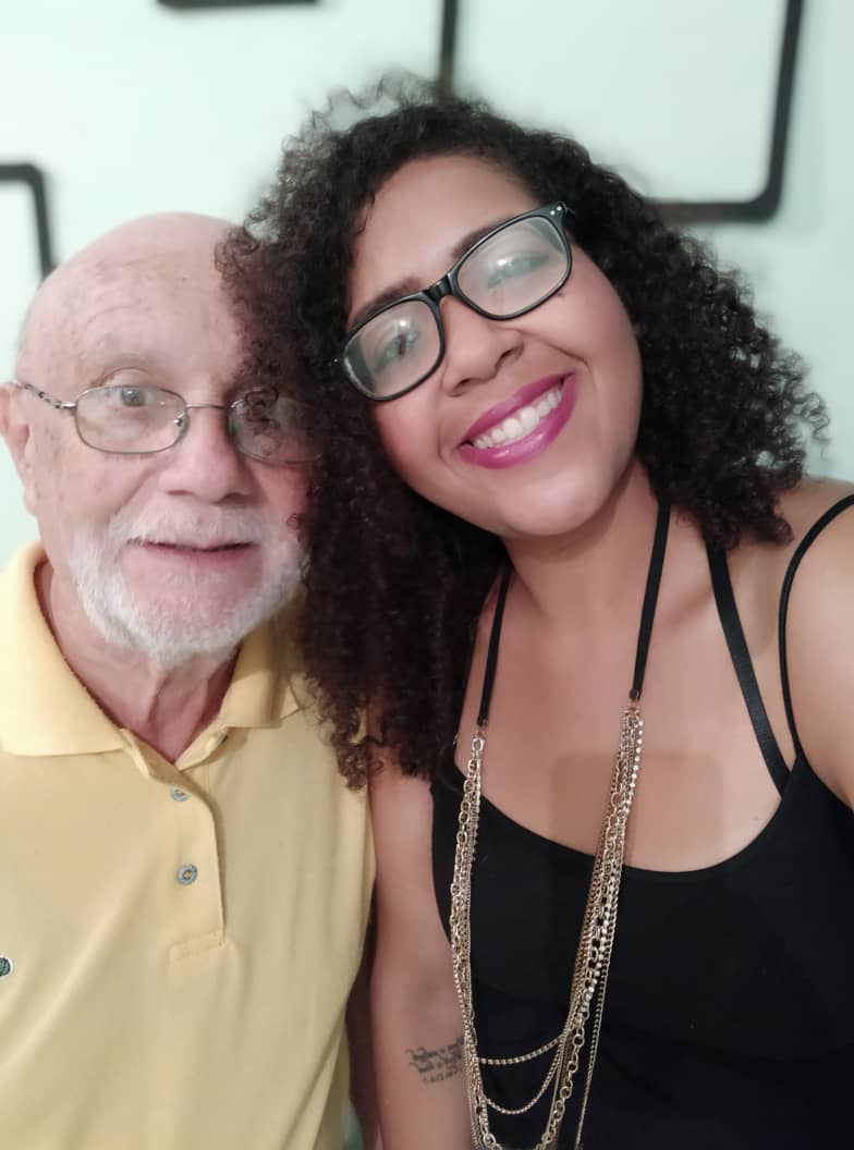 Ginelly perdió a su abuelo dos veces: por el COVID-19 y por la negligencia del Estado