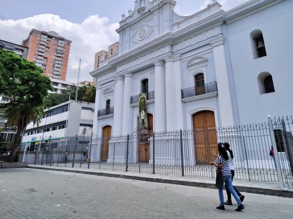 Murales y una estatua de tres metros de alto para rendir tributo al beato José Gregorio Hernández