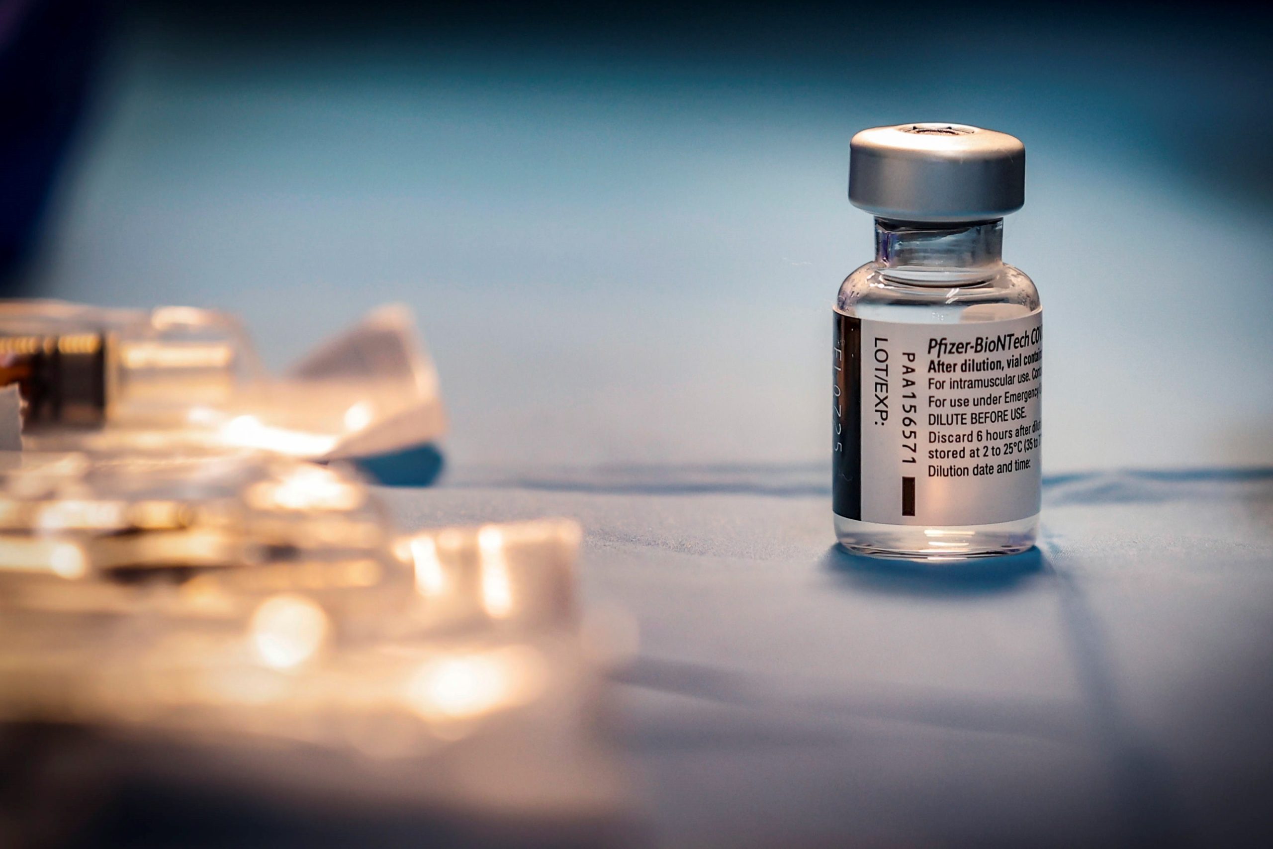 Pfizer asegura que "probablemente" sea necesaria una tercera dosis de la vacuna