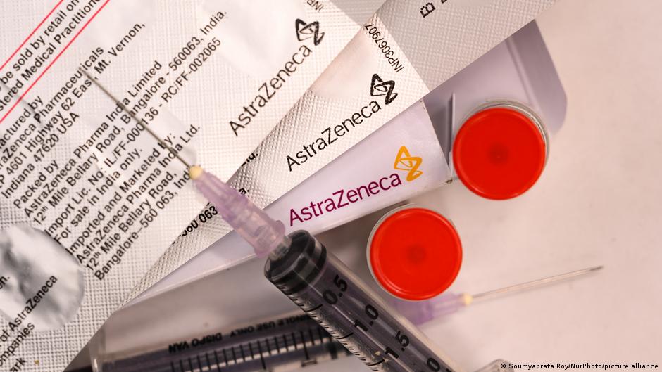 Reino Unido recomienda vacunas alternativas a AstraZeneca para menores de 30 años