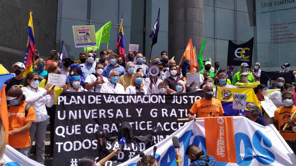 Trabajadores de la salud marchan al Pnud para exigir un plan de vacunación justo