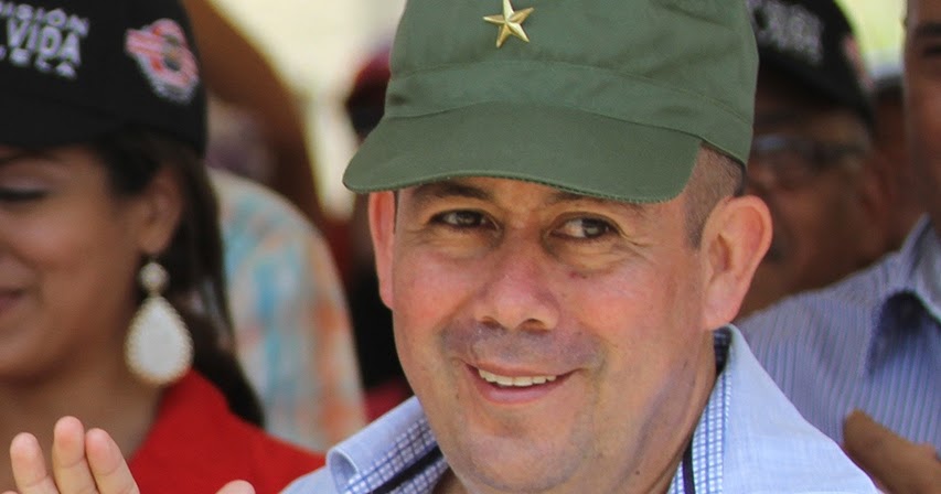 Un coronel retirado es el sucesor constitucional de Carneiro en Vargas (Perfil)