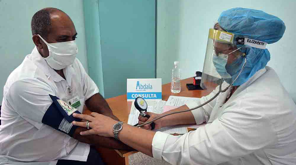 Cuba prueba el candidato en miles de voluntarios | Foto: ACN