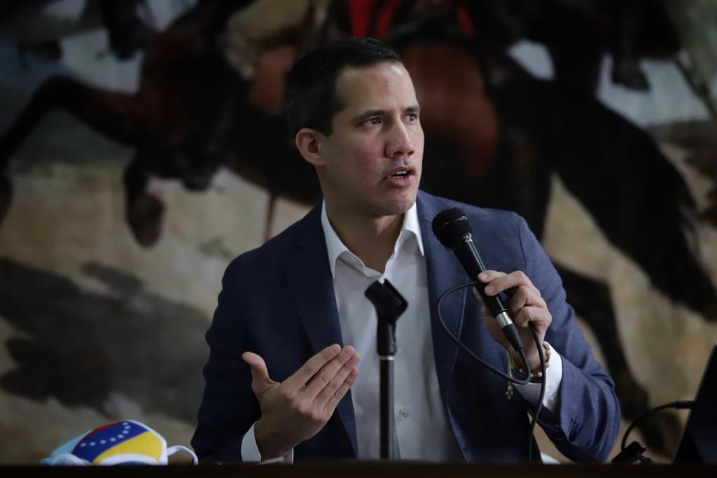 Guaidó agradece al canciller de Canadá su respaldo tras una reunión virtual