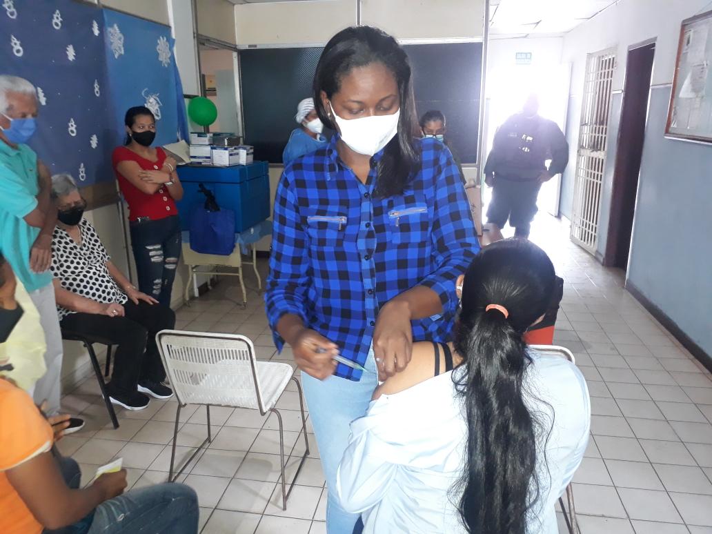 Vacunación anticovid en Monagas se mantiene para sector salud y adultos mayores