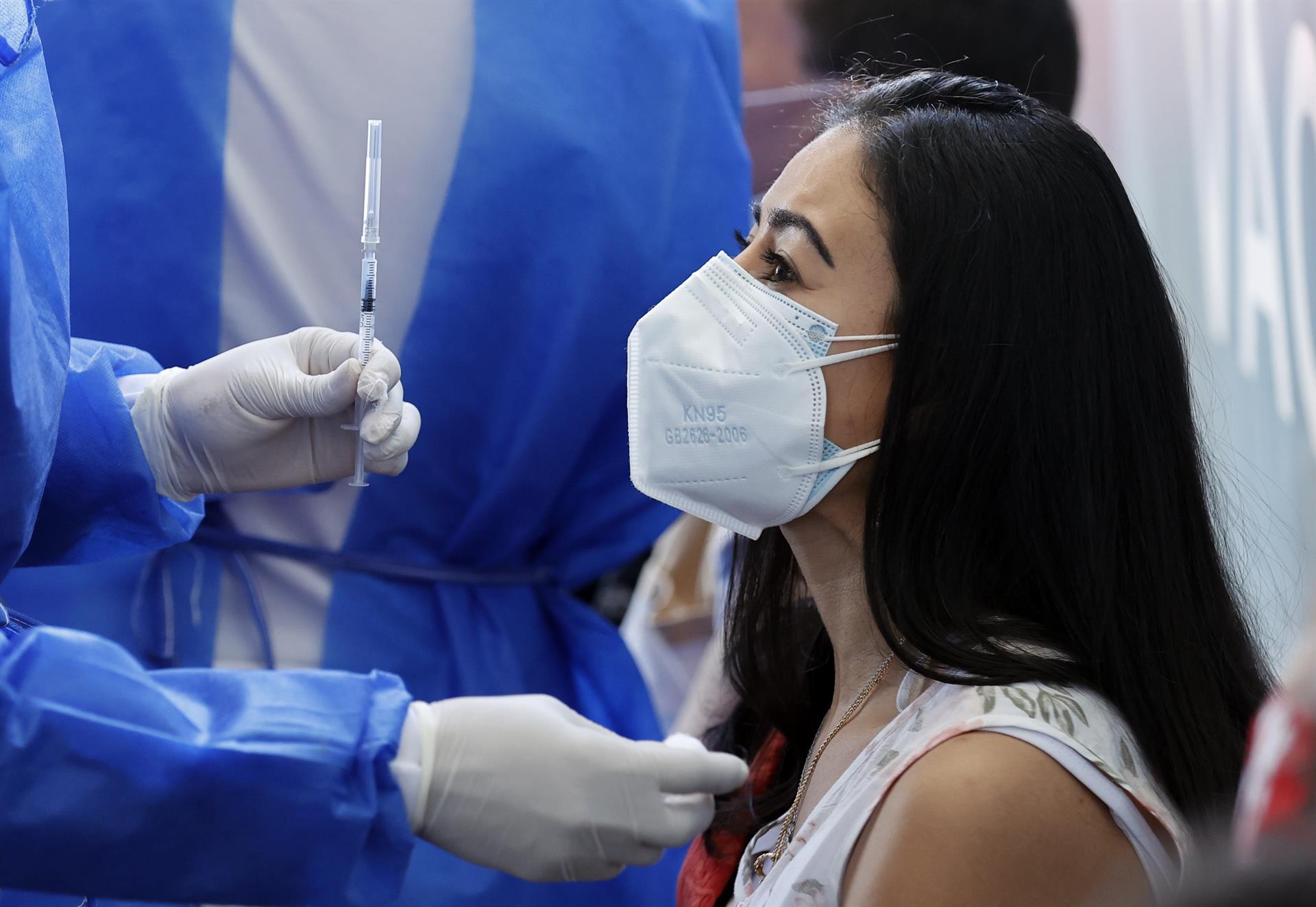 Colombia elimina el uso de tapabocas en sitios cerrados y anuncia más medidas