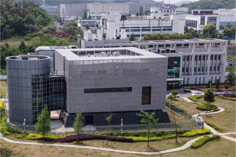 Embajador de EEUU en China pide más sinceridad sobre el origen de la COVID-19
