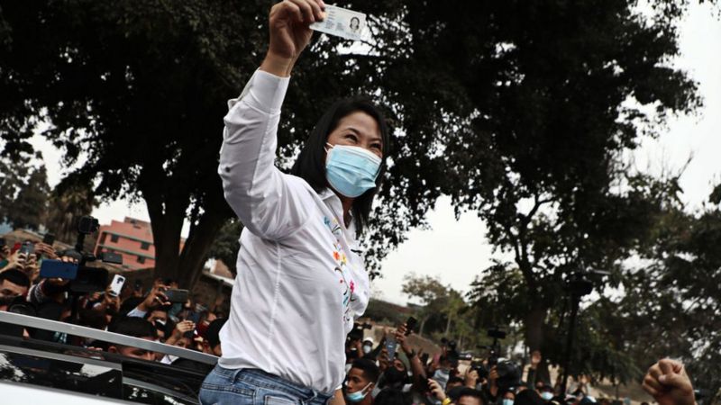 Fujimori anuncia "muro de contención" contra "Constitución comunista" en Perú