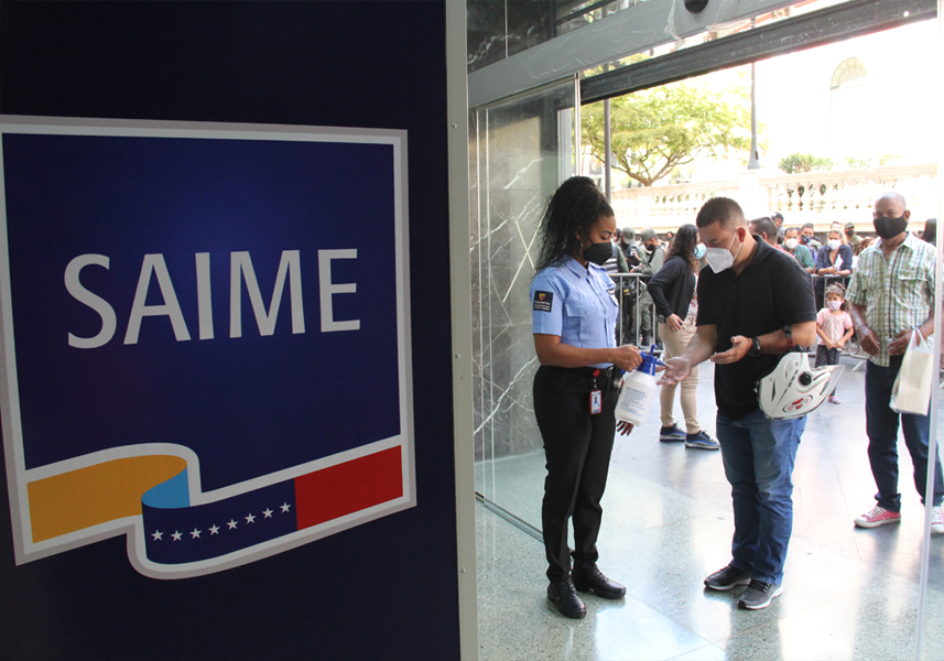 Saime anuncia detención de más de 100 personas por tramitar documentos falsos