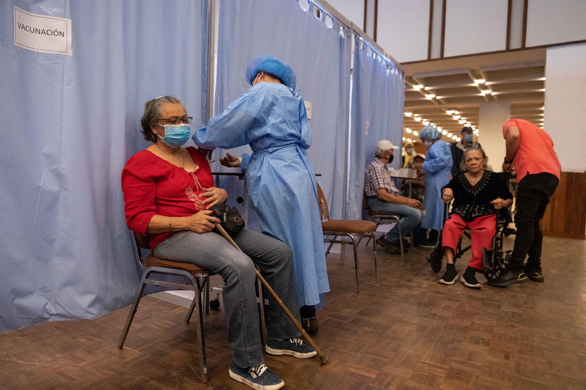 Venezuela es vulnerable sin una vacunación con criterios epidemiológicos, dice Acfiman