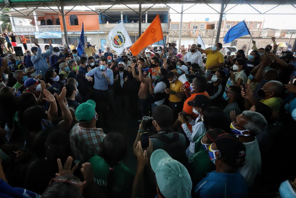 Guaidó promueve su acuerdo de salvación desde Puerto Cabello