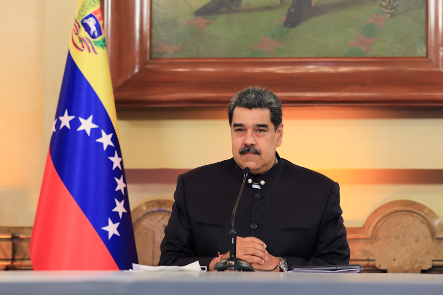 Maduro crea comisión especial para "la revolución judicial" que presidirán Diosdado Cabello y Cilia Flores