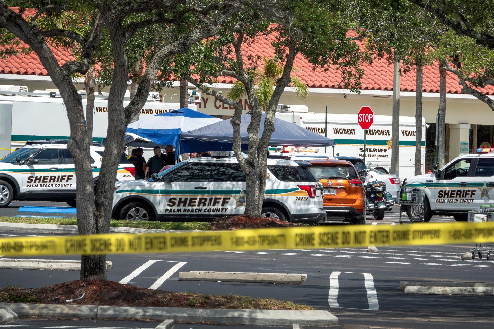 Tres muertos, entre ellos un niño, en tiroteo en un supermercado de Florida
