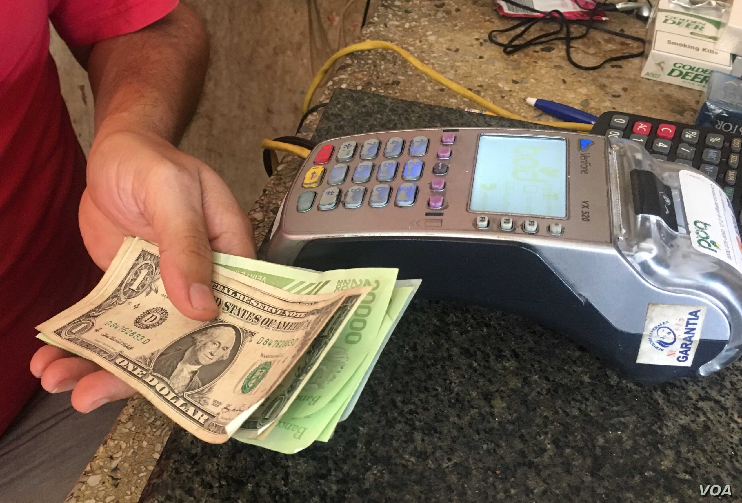 Economía venezolana mejoró en 2021, pero no creció en conjunto, como dice Maduro