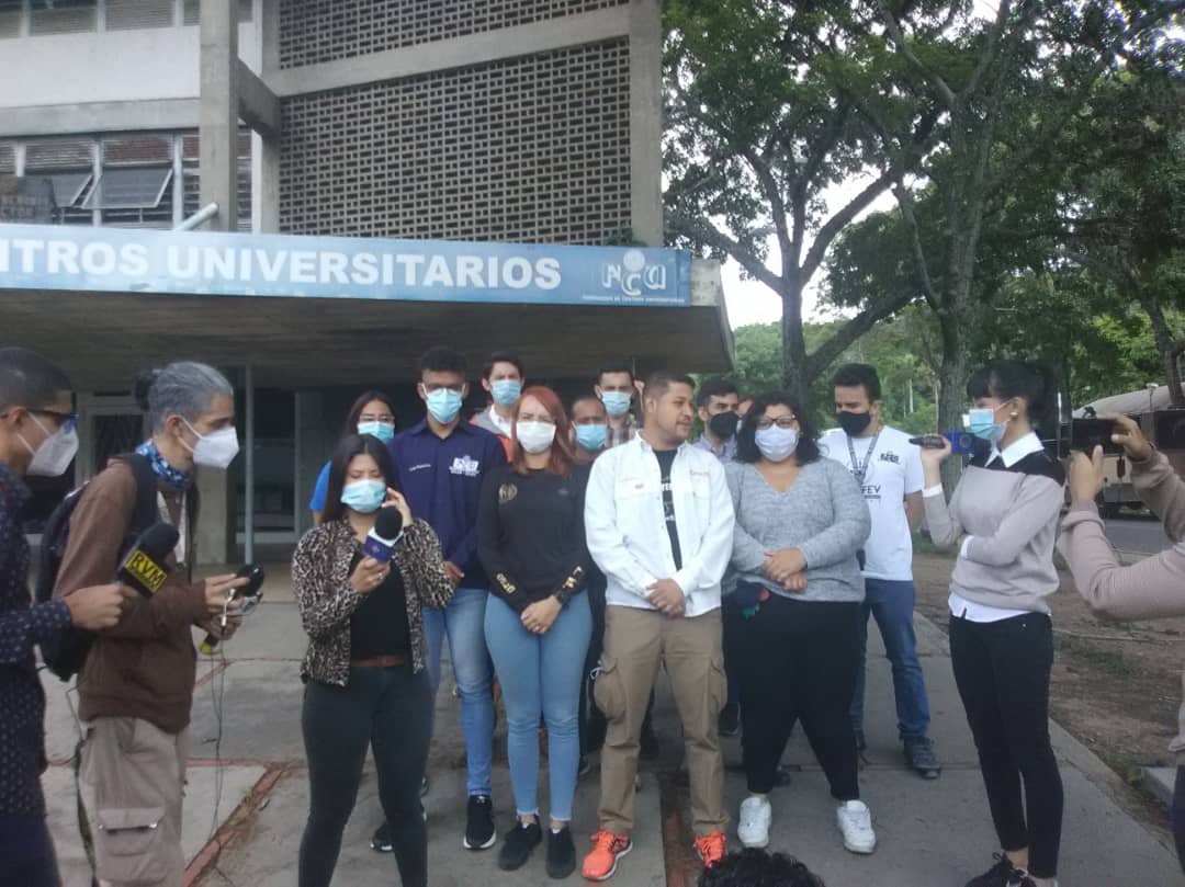 Dirigentes estudiantiles y políticos rechazan persecución y denuncian amenazas del gobierno de Maduro