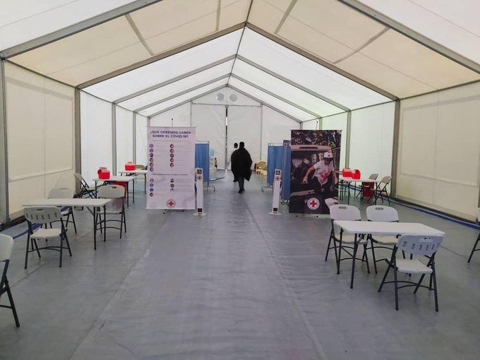 En la carpa de la Cruz Roja en Parque Miranda vacunan a mil personas por día