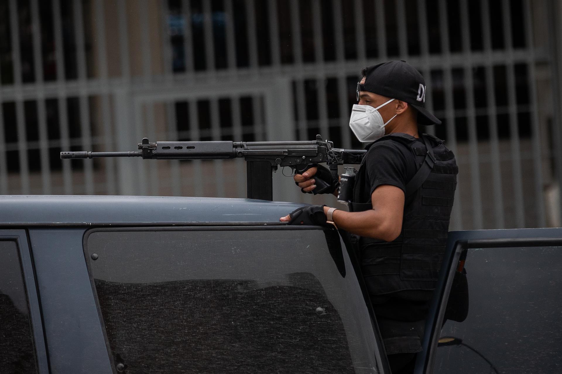 Maduro dice que actúa de forma "contundente" por la seguridad en Caracas