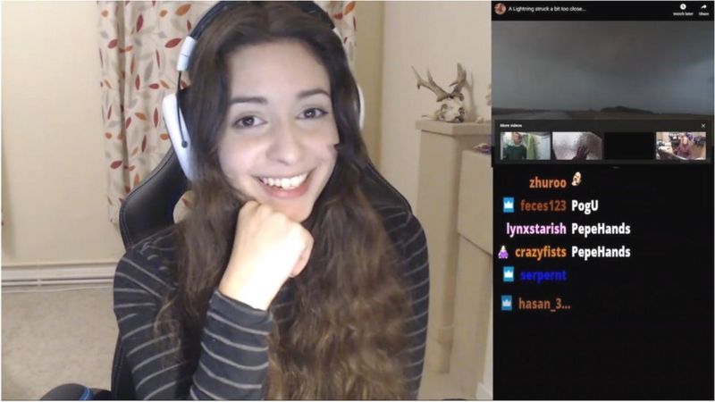 Anita, de 30 años, es cuidadora a tiempo completo de su madre.