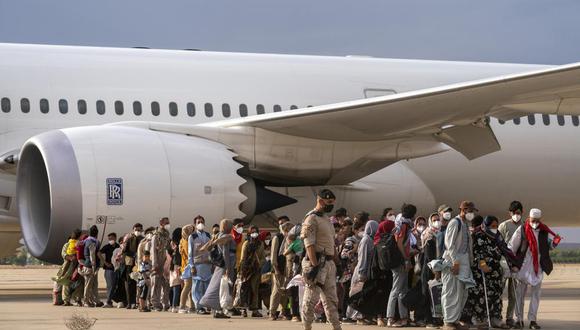 El tiempo se agota para miles de afganos que quieren huir de los talibanes