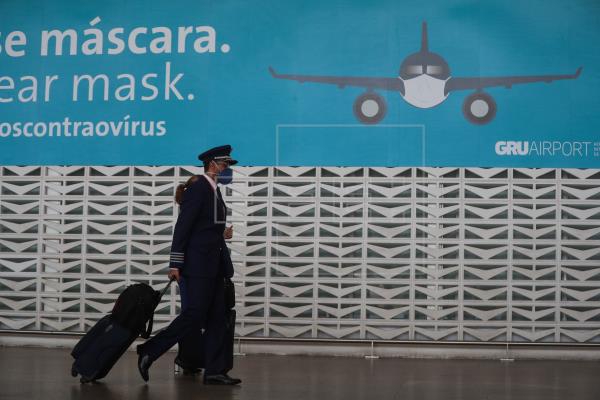 Regulador sanitario brasileño se opone a cuarentena obligatoria en aeropuerto