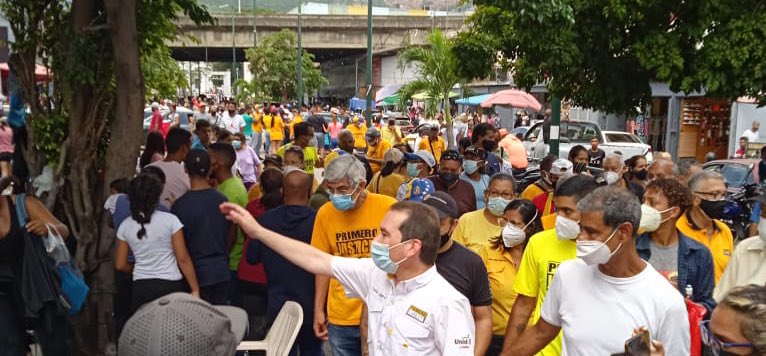Precandidatos opositores buscan acuerdo en Caracas a una semana del cierre de postulaciones