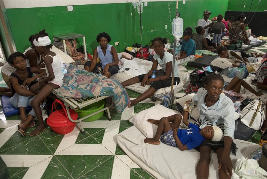 hospitales de Haití se saturan mientras aumentan las víctimas del sismo