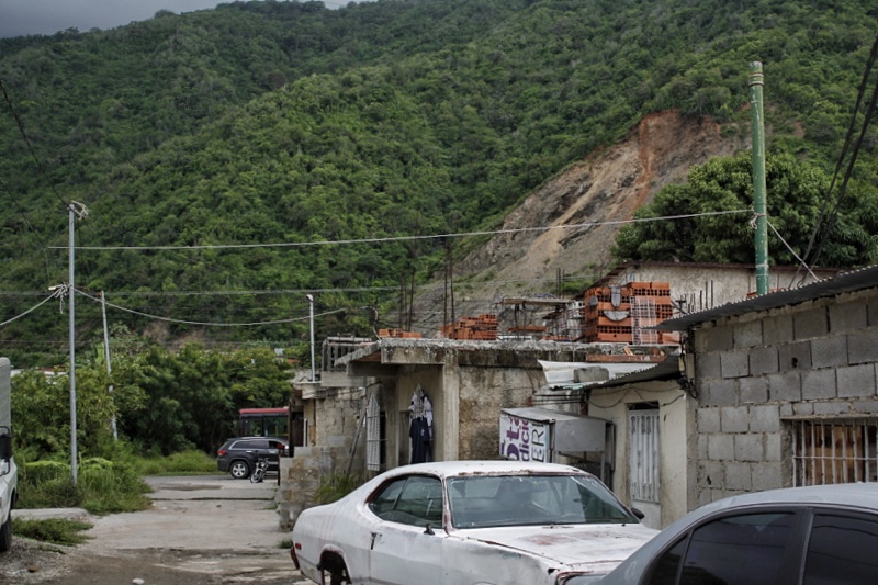 Habitantes de Vargas no bajan la guardia ante las lluvias y crecidas de los ríos