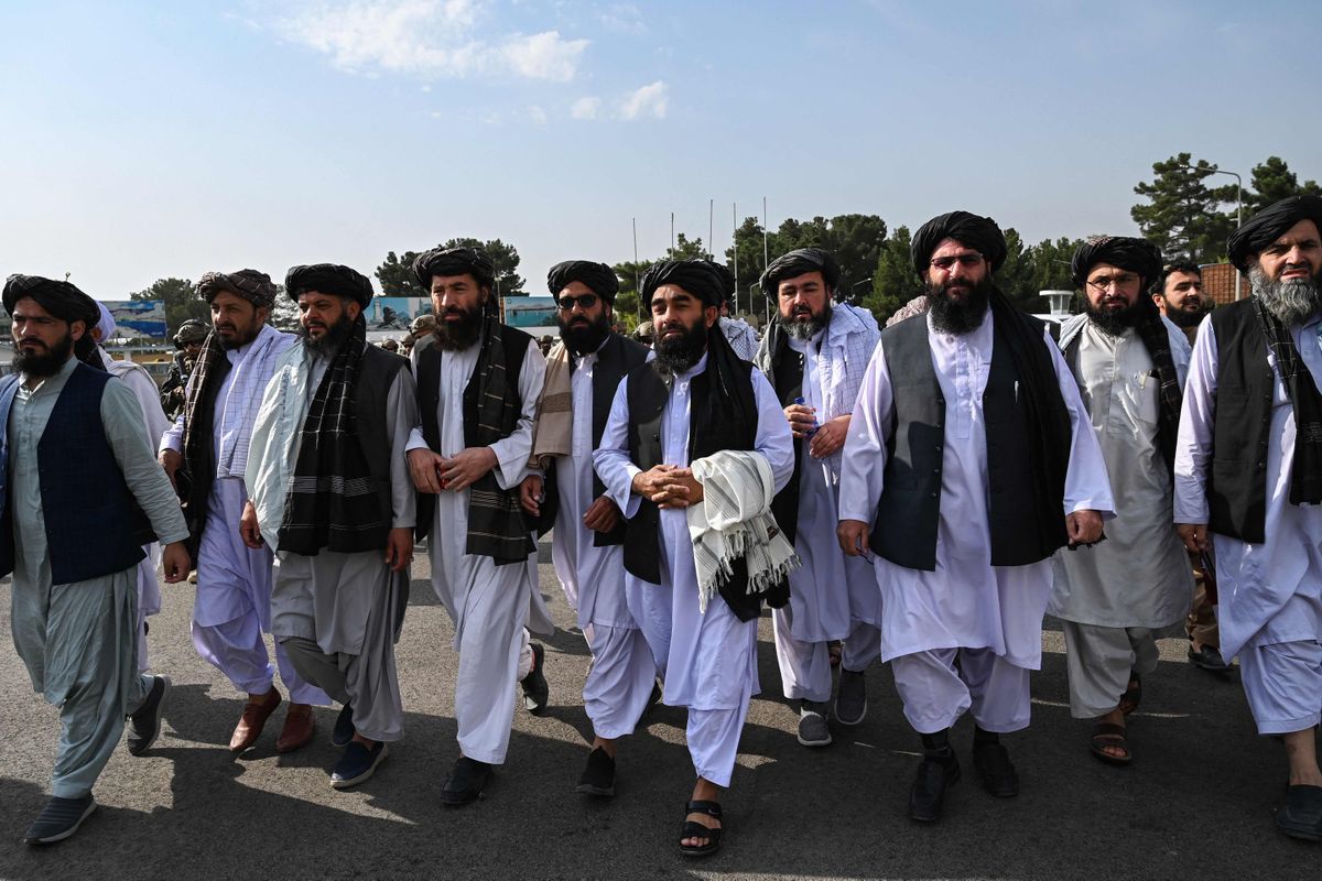 Talibanes piden apoyo internacional para reconstruir la economía afgana