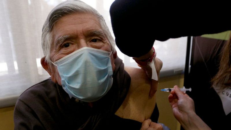 Coronavirus en América Latina: los países de la región que van a administrar una tercera dosis de refuerzo de la vacuna contra la covid-19