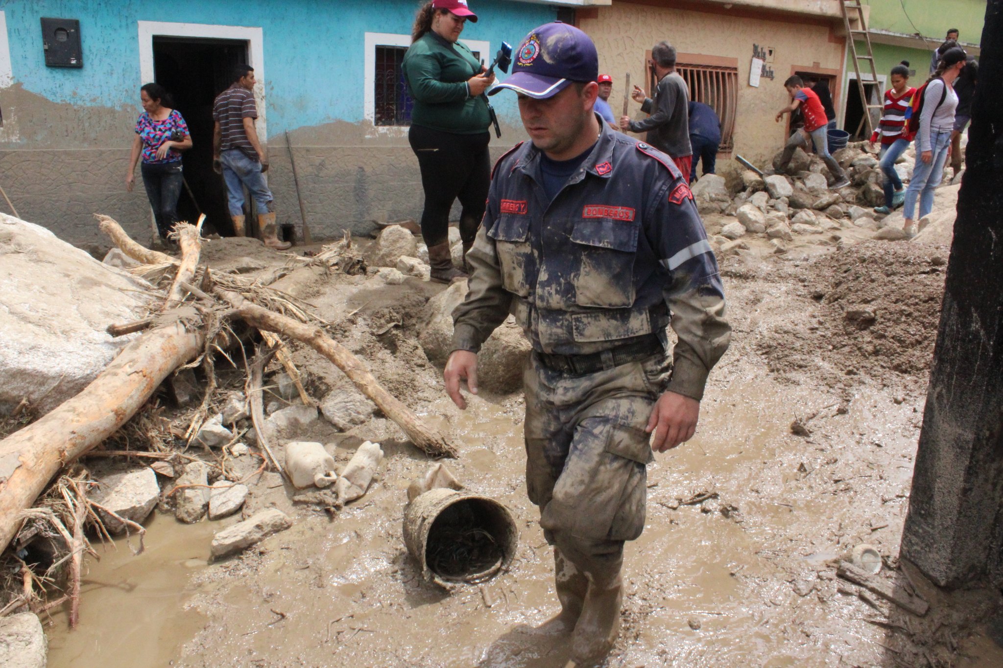 Maduro decreta emergencia por 90 días para estados afectados por lluvias